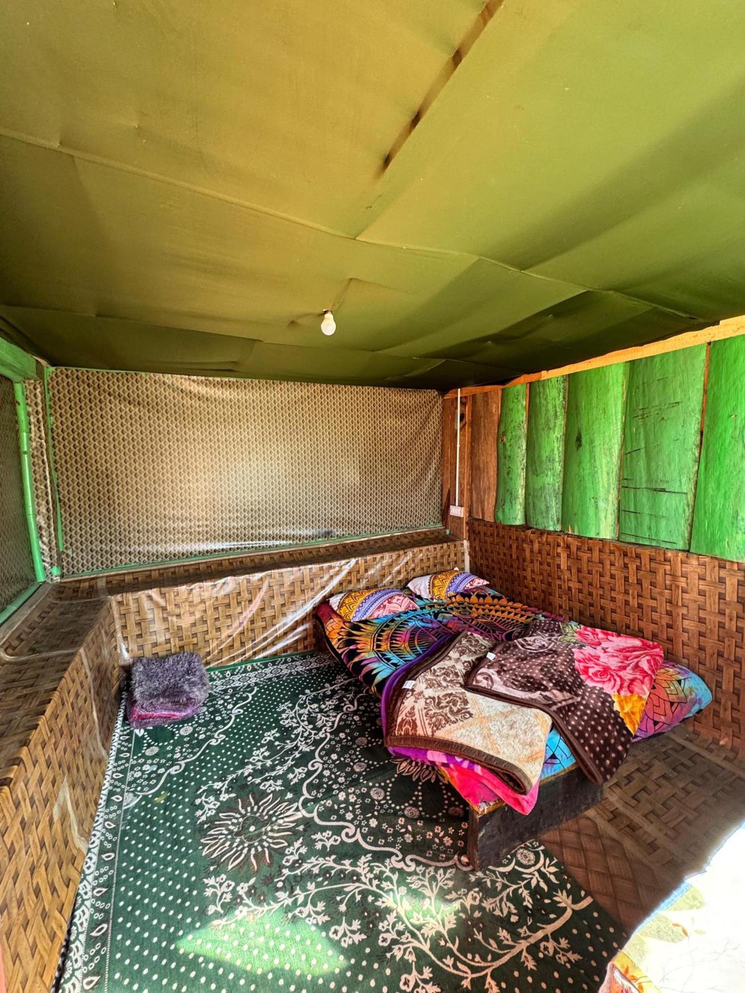 Hippy Hyde Kalga Hotel Kalgha Екстериор снимка